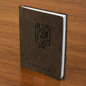 Щоденники в м'якій обкладинці Esmera коричневі з блінтовим тисненням логотипу